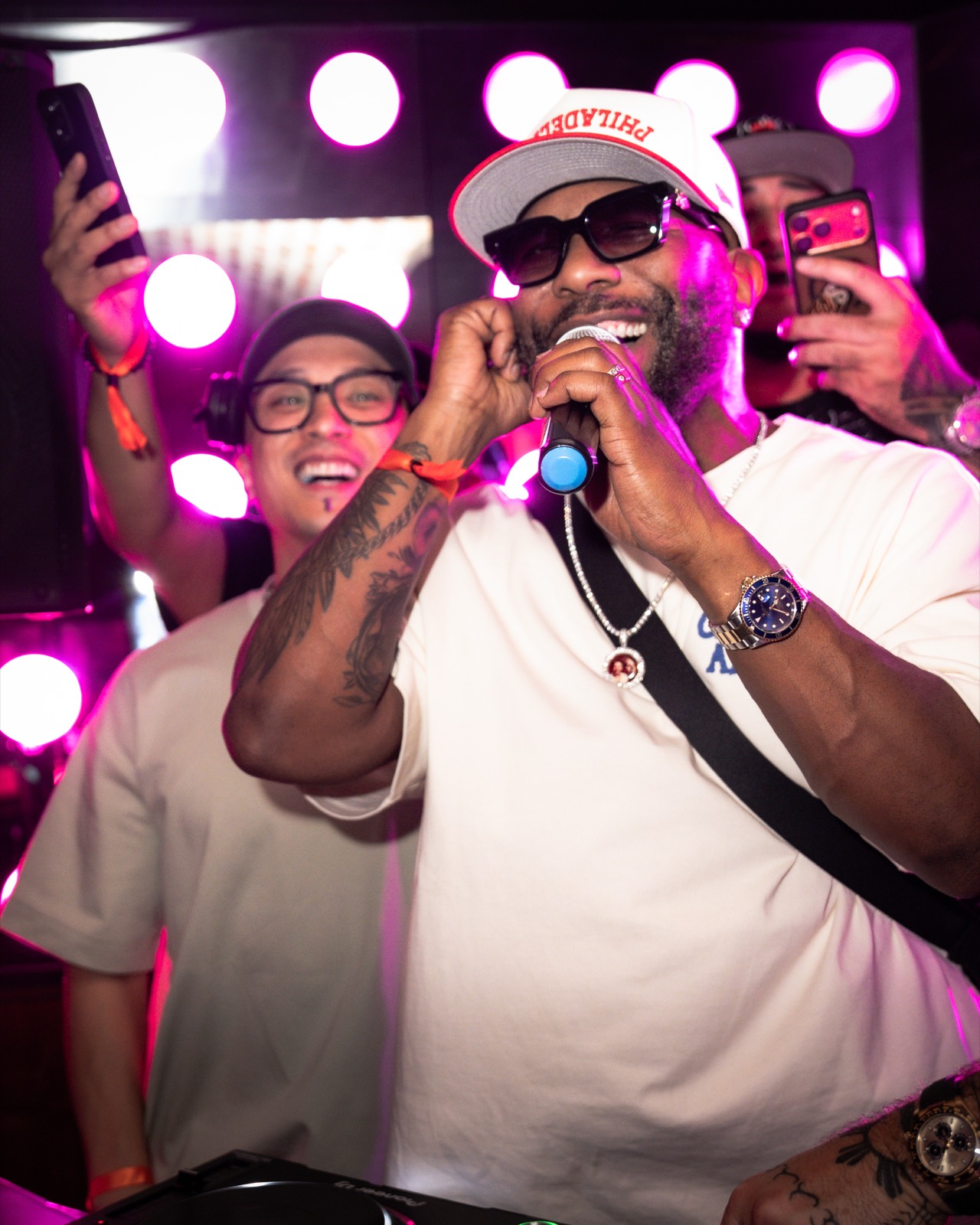 Wanya Morris of Boyz II Men on the mic at On The Record